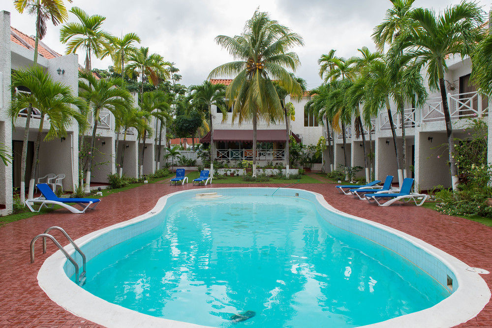 Tropical Court Inn New คิงส์ตัน ภายนอก รูปภาพ